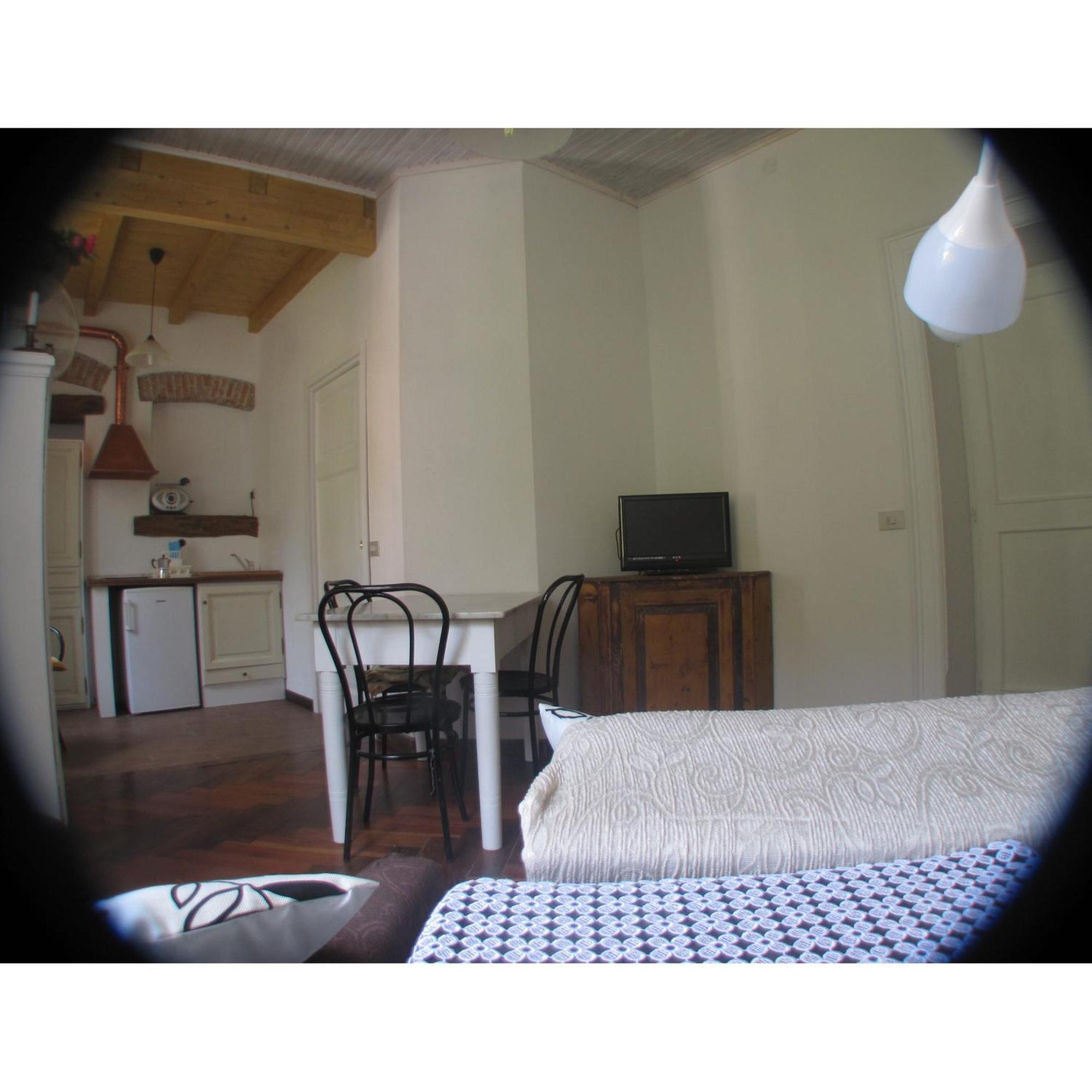 Ferienwohnung Casa Martelli Belgirate Zimmer foto